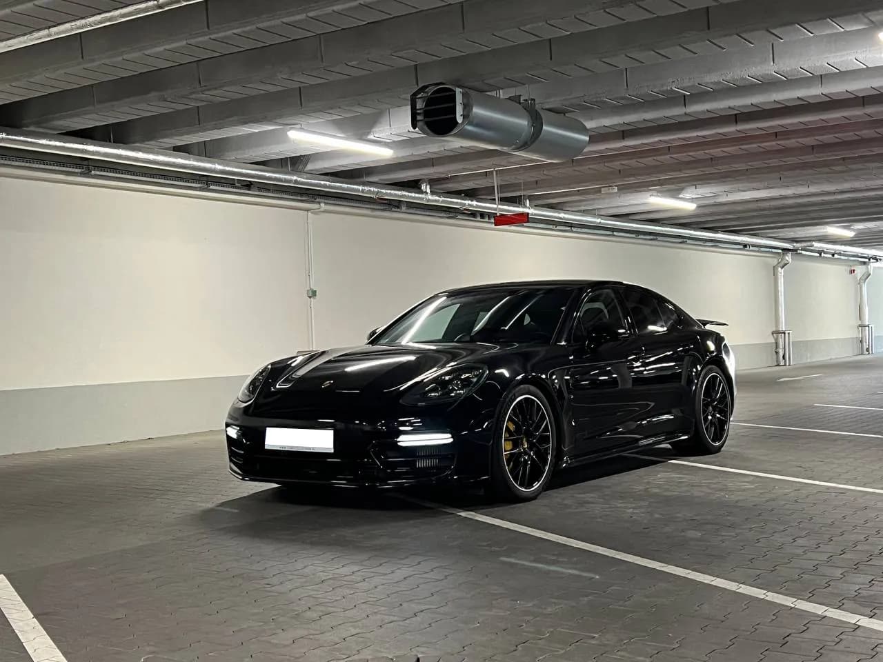 Wynajem Porsche Panamera GTS